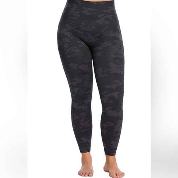 Spanx Look At Me Now High Waisted Camo Leggings Size 2XL Stretchy - Picture 3 of 14
